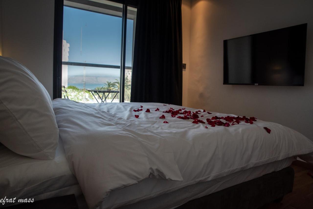 Selfie'S Boutique Hotel Тверия Экстерьер фото