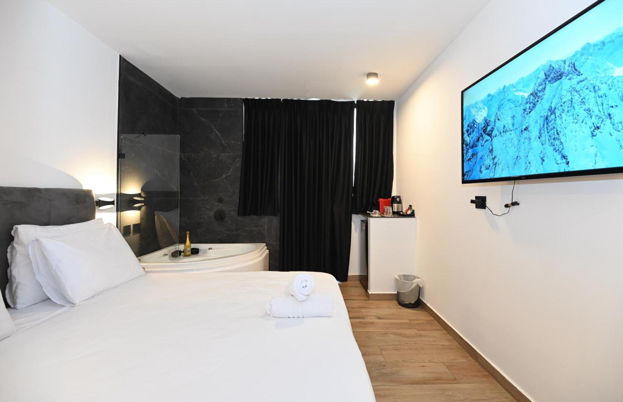 Selfie'S Boutique Hotel Тверия Экстерьер фото